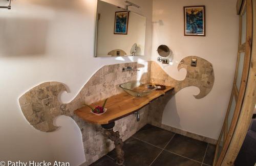 Hanga Roa Cabin | Experience Kona Koa Lodge: Oceanfront Bliss Awaits You