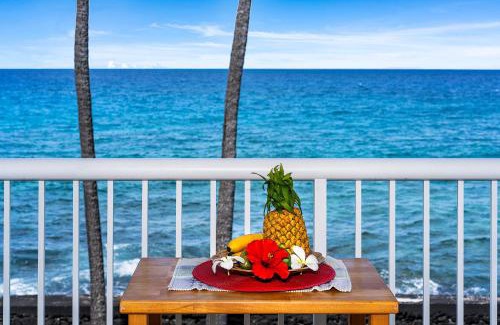 Kahaluu Bay House | Relax at Kona Magic Sands #213 with Pool & Breakfast