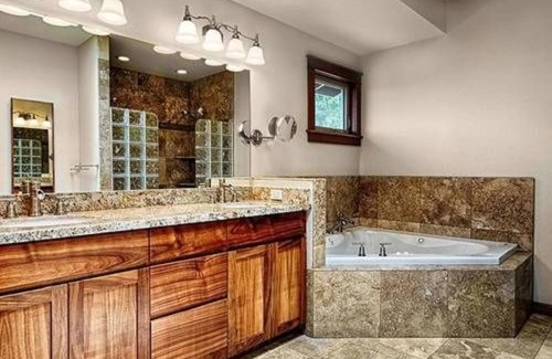 Honaunau-Napoopoo Bed & Breakfast | Relaxing Stay at Kona Palace in Captain Cook with Spa & More