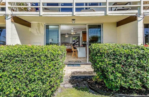 Kahaluu Bay Apartment | Oceanfront Bliss at Kona White Sands A4 - Rated 9/10