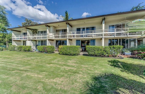 Kahaluu Bay Apartment | Oceanfront Bliss at Kona White Sands A4 - Rated 9/10