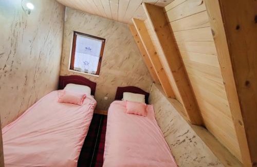 Montenegro Cabin | Pet-Friendly Konak Mara - Komovi with Breakfast & Kitchen