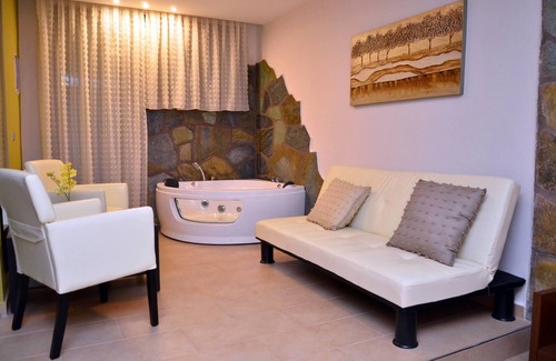 Arnaia Hotel | Unwind at Konaki Hotel & SPA: Top-Rated with Family Amenities
