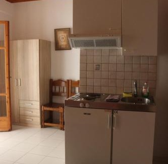 Kalamitsi House | Top-Rated Kondilw Rooms: Pet-Friendly with Breakfast Included