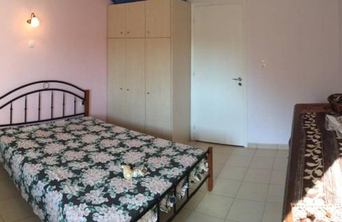 Vigklafia Apartment | Guest Rated 10/10: Family-Friendly Stay at Pavlopetri