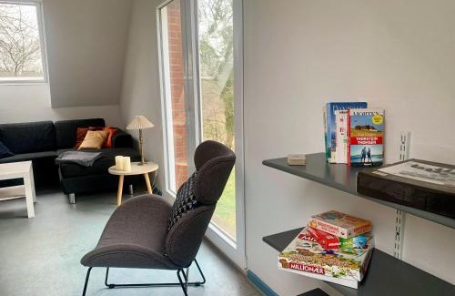 Hvalpsund House | Cozy Kongshøjgaard: Oceanfront Retreat for Families & Pets