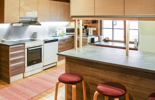 Leppavirta House | Experience Konnusmaja with Spa & Lake Views for Families