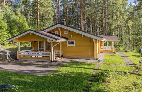 Leppavirta House | Experience Konnusmaja with Spa & Lake Views for Families