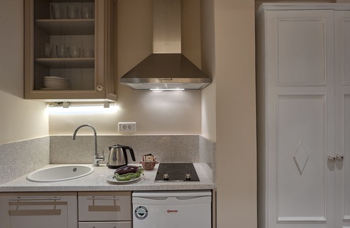 Alonissos House | Oceanfront Escape at Konstantina Studios - Guest Rated 10/10