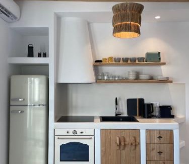 Naxos Town Apartment | Family-Friendly Stay at Konstantza's Deluxe Suite