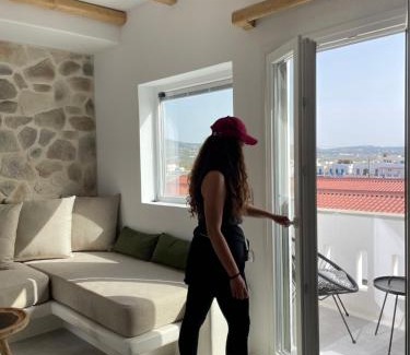 Naxos Town Apartment | Family-Friendly Stay at Konstantza's Deluxe Suite