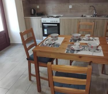 Lazarata House | Kid-Friendly Retreat at Kontrata Cottage - Rated 8.5/10