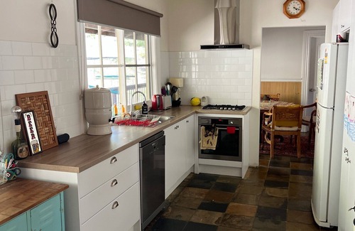 Warburton House | Kookaburra Cabin: Your Private Hideaway Awaits