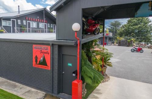 Jindabyne Hotel | Family-Friendly Escape at Kookaburra Lodge with Kitchen