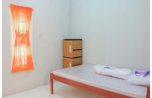 Pontianak Hotel | Budget-Friendly KoolKost near Pontianak Convention Centre