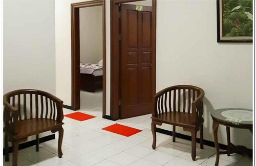 Gubeng House | Discover KoolKost @ Raya Manyar: Family-Friendly Accommodations