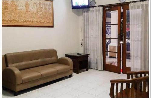 Gubeng House | Discover KoolKost @ Raya Manyar: Family-Friendly Accommodations