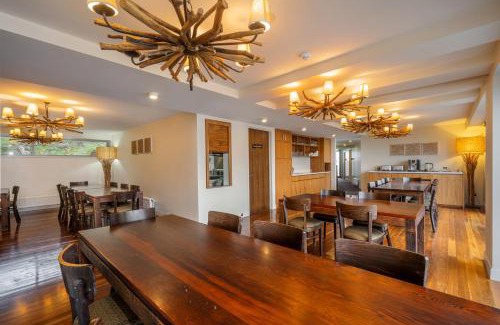 Perisher Valley Cabin | Kid-Friendly Escape at Kooloora Lodge with Breakfast Included