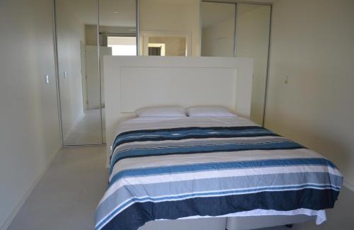 Newland House | Oceanfront Koopalanda Dreaming: 4-Star Stay with Views