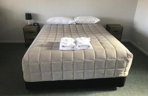 Kootingal Hotel | Pet-Friendly Kootingal Landview Motel with Great Amenities
