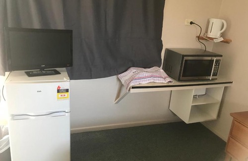 Kootingal Hotel | Pet-Friendly Kootingal Landview Motel with Great Amenities