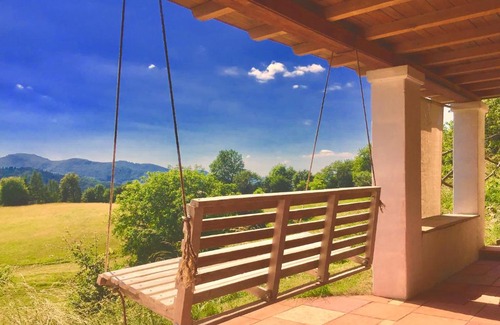 Hodrusa Hamre House | Guest Rated: Kopanický Dvor with Pet-Friendly Amenities