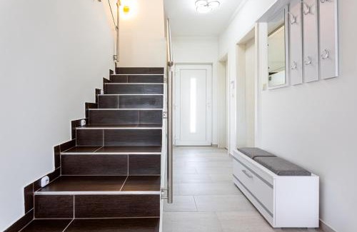 Alsóörs House | Discover Koppány Luxor Vendégház: Child-Friendly Retreat