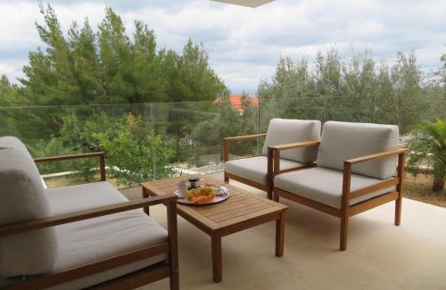 Prigradica Apartment | Guest Rated 9.9: Oceanfront Apartment in Korčula