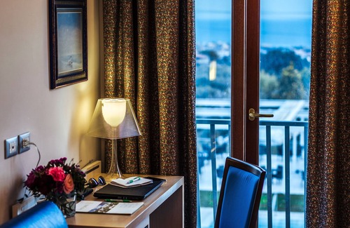Formia Hotel | Discover Kora Park Resort: Family-Friendly with Pool & Spa