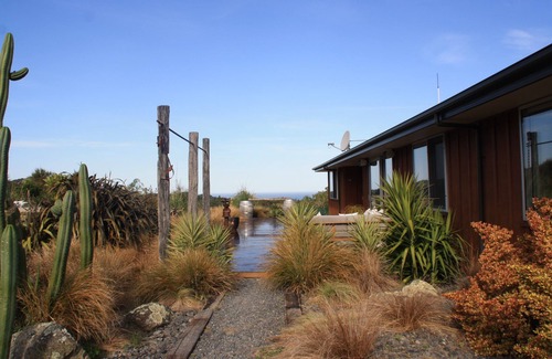Hapuku House | Tranquil Kora's View: Your Ideal Relaxation Retreat
