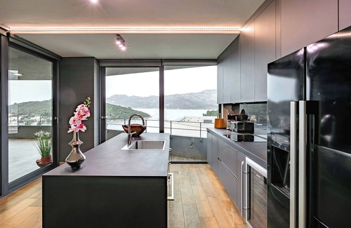 Cove Tri Zala (Zrnovo) Apartment | Elegant Korcula Apartments with Oceanfront Views & Spa