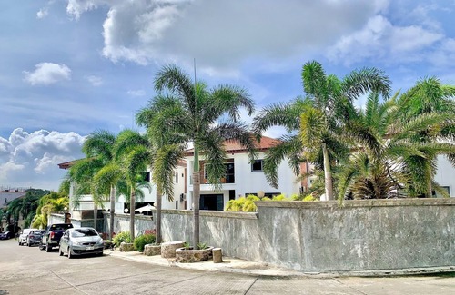 Clark Freeport Villa | Koregon Hotel & Pool Villas