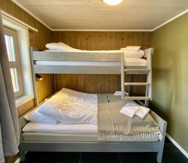Utskarpen Cabin | Discover Korgfjellet Fjellstue: Pet-Friendly Retreat with Pool
