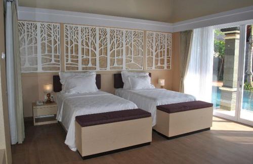 Gianyar House | Relaxing Suite at Kori Maharani Villas with Pool & Hot Tub