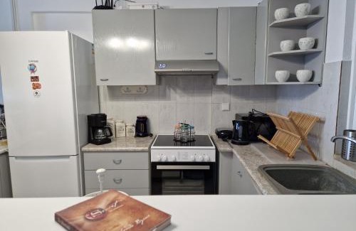 Nerantza Apartment | Korinthian Sea View: Guest Rated 9.5/10, Your Coastal Escape
