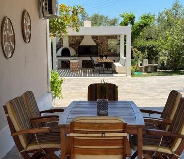 Fiolitis Apartment | Family-Friendly Korithis Apartment - Guest Rated 9.8/10