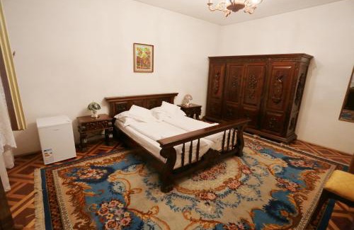 Bradut Bed & Breakfast | Inviting Kormos Residence with Kitchen & Breakfast Included