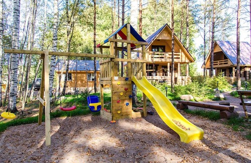 Krasnoozernoe Resort | Korobok-Khutorok: Family-Friendly Retreat with Hot Tub