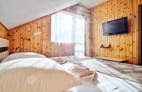Novyy Enkheluk House | Relax at Korolevskaya Gavan Enhaluk with Oceanfront Views