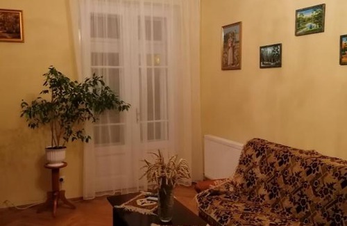 Yavory Apartment | Discover Family-Friendly Comfort at Корольова 14