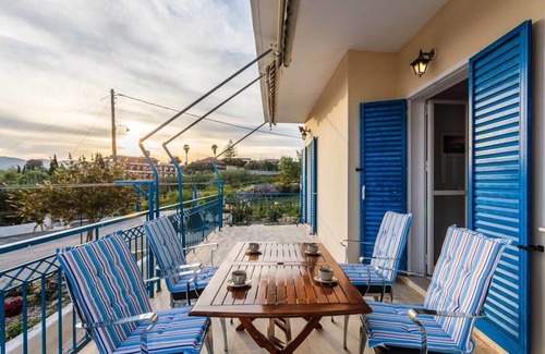 Koroni Apartment | Koroni Seaview Retreat - Cozy Nest with Ocean Views