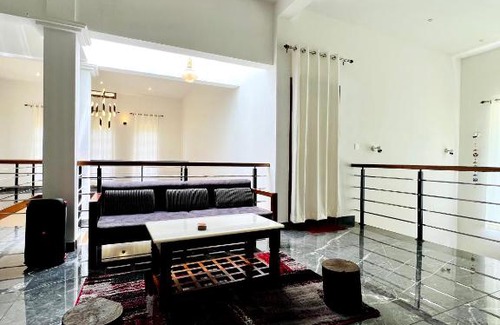 Vayittiri House | Welcoming Koru Homestay: Family and Pet Friendly Retreat
