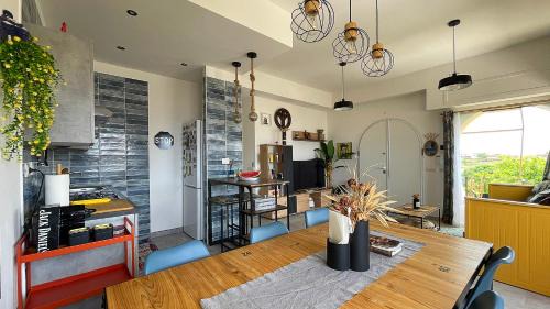 Torvaianica House | Beautiful Koru House Torvaianica - Oceanfront & Pet Friendly