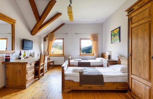 Tatariv Resort | Discover Korunka: Pet-Friendly Retreat with Pool & Spa