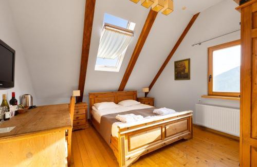 Tatariv Resort | Discover Korunka: Pet-Friendly Retreat with Pool & Spa