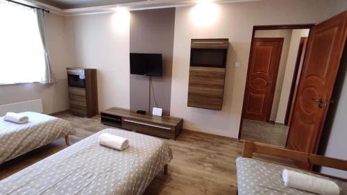 Velence Apartment | Pet-Friendly Korzó Apartman Velence with Hot Tub Bliss