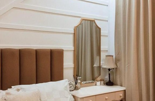 Pamulang House | Charming American-Style Wooden House in Kos