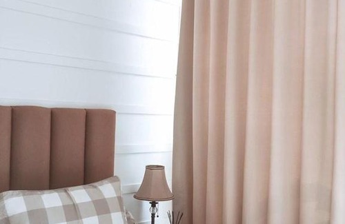 Pamulang House | Charming American-Style Wooden House in Kos