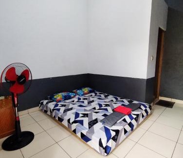 Tasikmalaya House | Discover Kosan Syariah Mas Slamet: Pet-Friendly Retreat