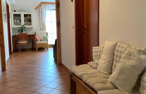 Fresing Hotel | Pet-Friendly Koschak Wirt & Weinbauer with Breakfast Included
